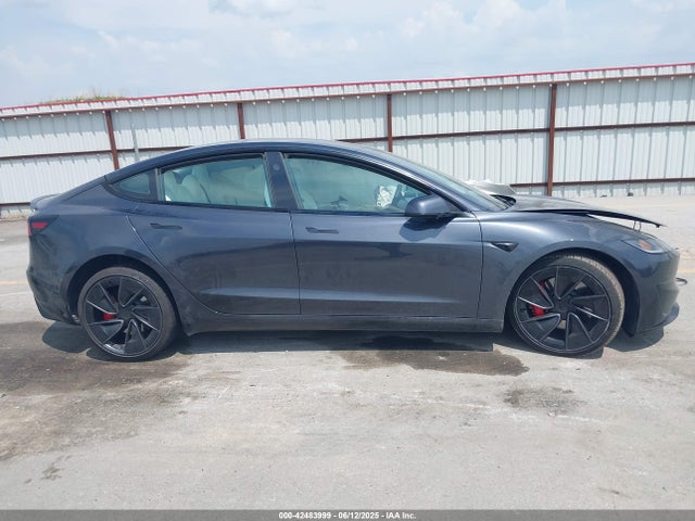 5YJ3E1ET8SF932622 Tesla MODEL 3