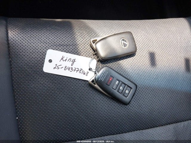 2T2BZMCA8HC062690 Lexus 2017