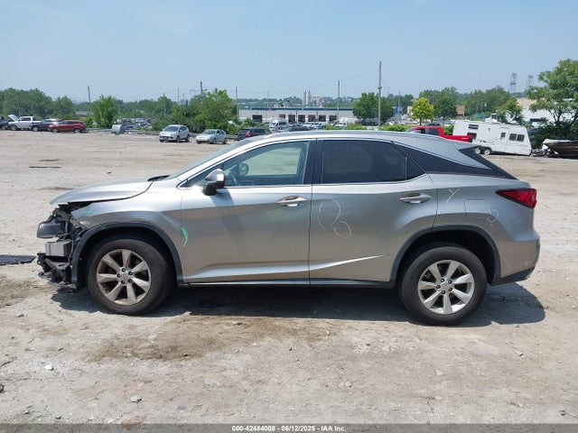2T2BZMCA8HC062690 Lexus 2017