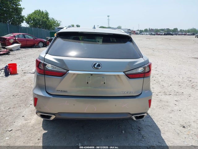 2T2BZMCA8HC062690 Lexus 2017