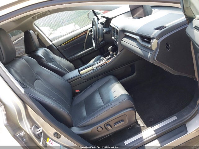 2T2BZMCA8HC062690 Lexus 2017