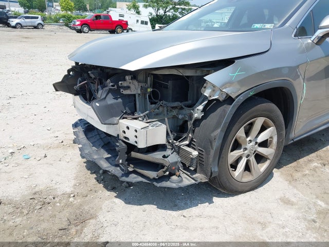2T2BZMCA8HC062690 Lexus 2017
