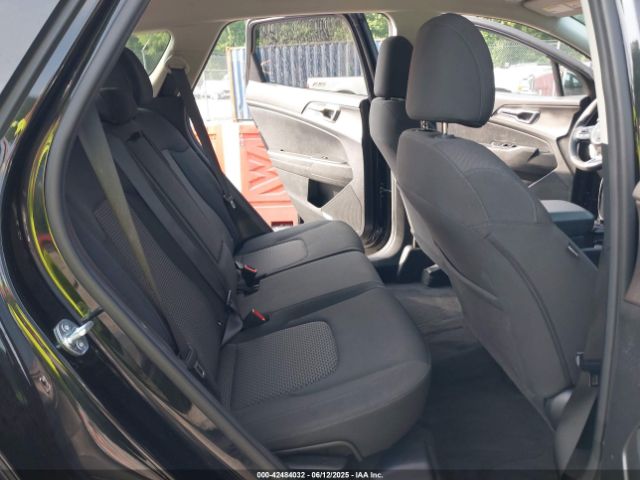 KNDPUCAF8P7164511 KIA Sportage Lx