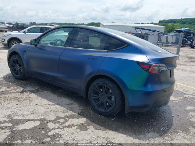 2021 TESLA MODEL Y 5YJYGDEEXMF188575 Photo 2