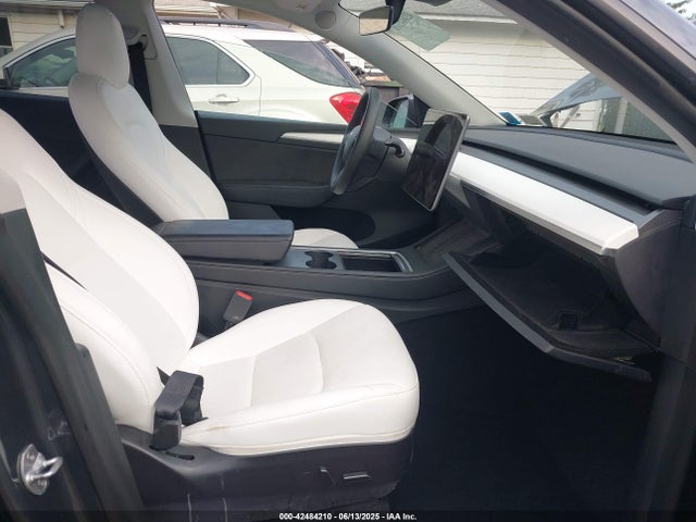 2023 TESLA MODEL Y 7SAYGDEE3PF631527 Photo 4