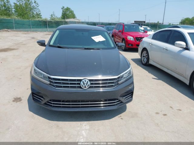 1VWDT7A31HC036894 Volkswagen Passat 1.8t R-line