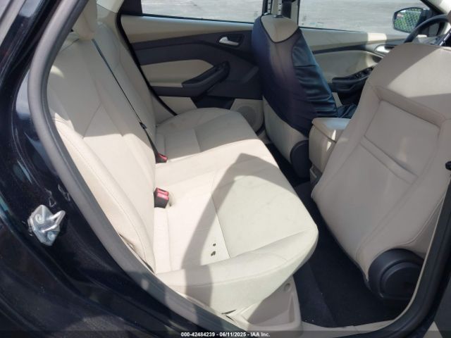 1FADP3F27HL241397 Ford FOCUS SE