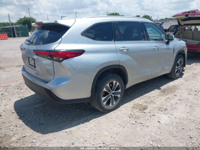 2022 TOYOTA HIGHLANDER 5TDGZRBH0NS251567 Photo 3