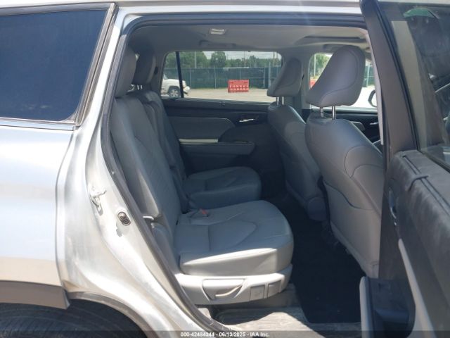 2022 TOYOTA HIGHLANDER 5TDGZRBH0NS251567 Photo 7