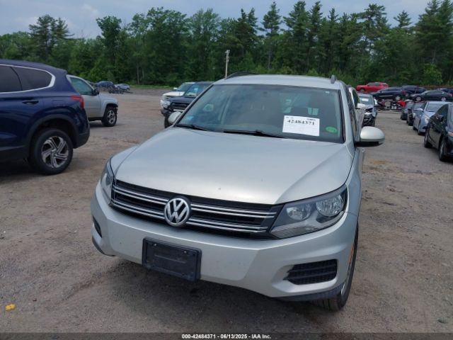 WVGBV7AX2FW518756 Volkswagen TIGUAN SE