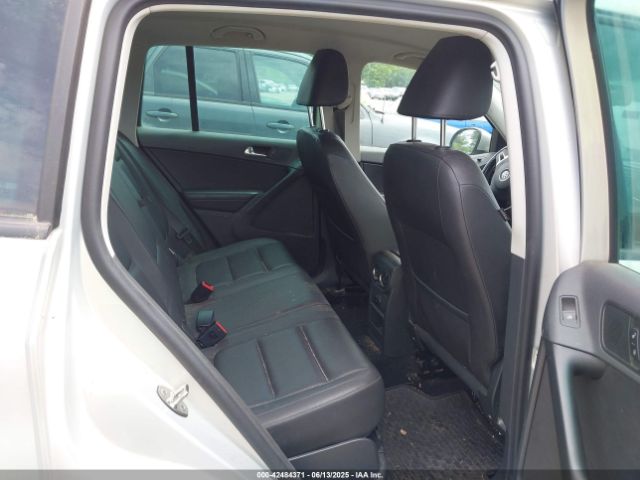 WVGBV7AX2FW518756 Volkswagen TIGUAN SE