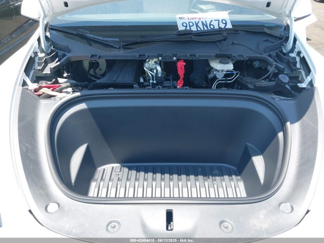 Tesla Model Y 2024 7SAYGDEE7RF205584 Image 10