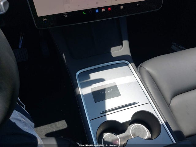 Tesla Model Y 2024 7SAYGDEE7RF205584 Image 11