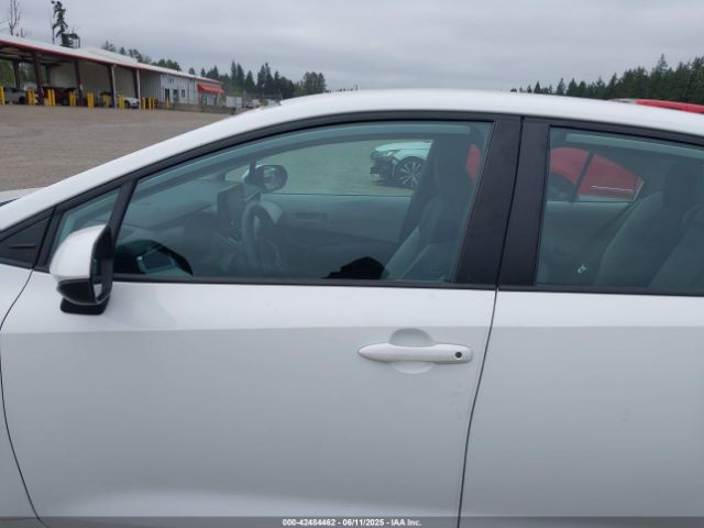 5YFEPMAE3NP324012 Toyota COROLLA LE