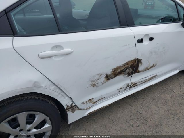 5YFEPMAE3NP324012 Toyota COROLLA LE