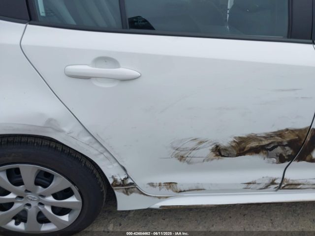 5YFEPMAE3NP324012 Toyota COROLLA LE