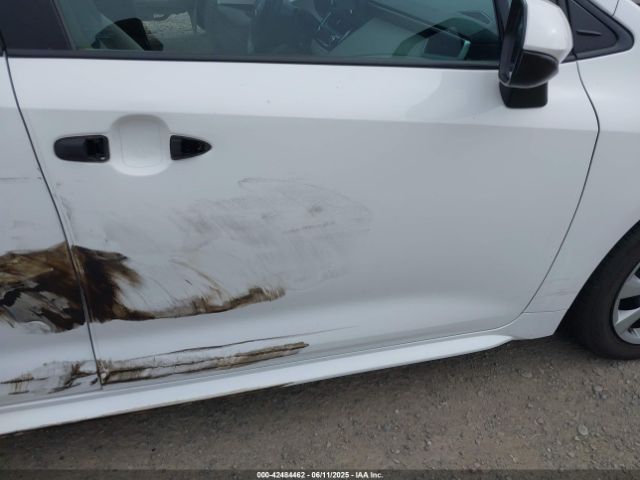 5YFEPMAE3NP324012 Toyota COROLLA LE