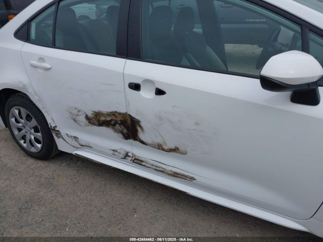 5YFEPMAE3NP324012 Toyota COROLLA LE