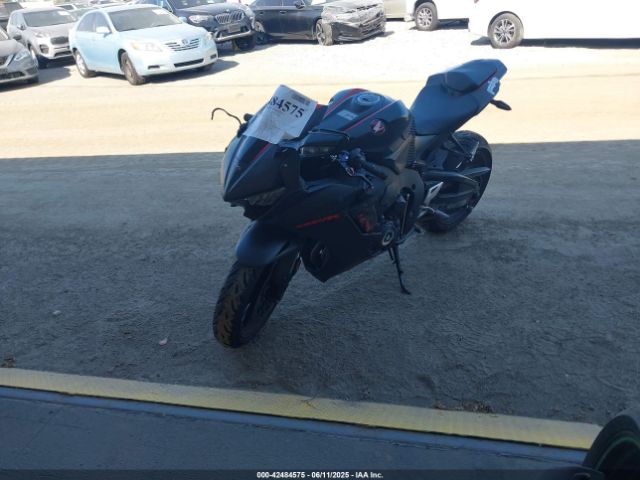 2017 HONDA CBR1000 JH2SC7752HK000700 Photo 1