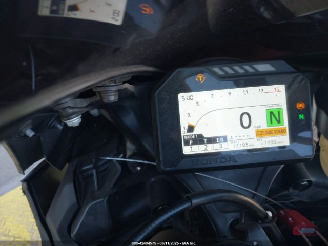 2017 HONDA CBR1000 JH2SC7752HK000700 Photo 6