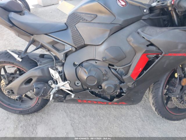 2017 HONDA CBR1000 JH2SC7752HK000700 Photo 7