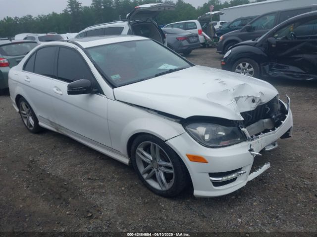 2013 MERCEDES-BENZ C 300 WDDGF8AB2DR247992 Photo 0