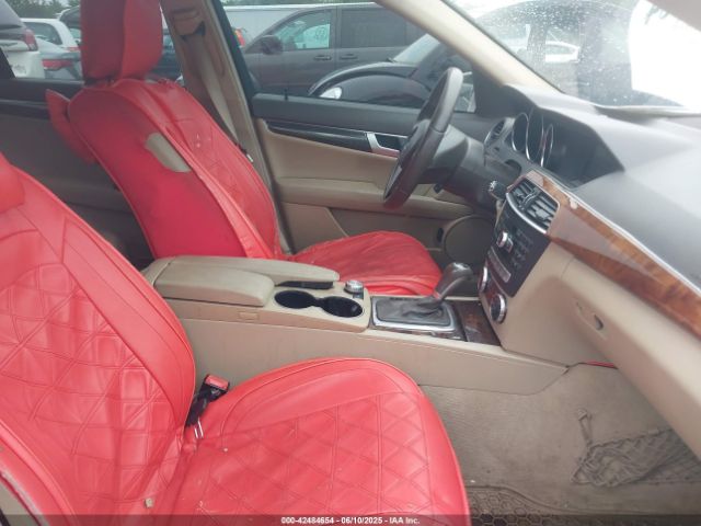 2013 MERCEDES-BENZ C 300 WDDGF8AB2DR247992 Photo 4