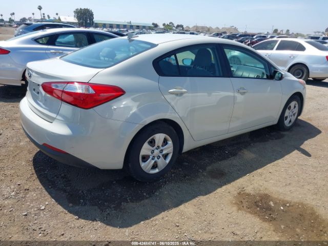 KNAFK4A67F5360888 KIA FORTE LX