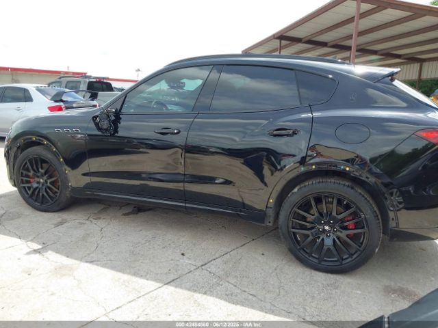 ZN661XUAXKX323919 Maserati Levante