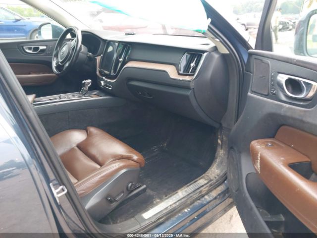 2019 VOLVO XC60 LYVA22RK6KB219906 Photo 4