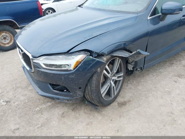 2019 VOLVO XC60 LYVA22RK6KB219906 Photo 5