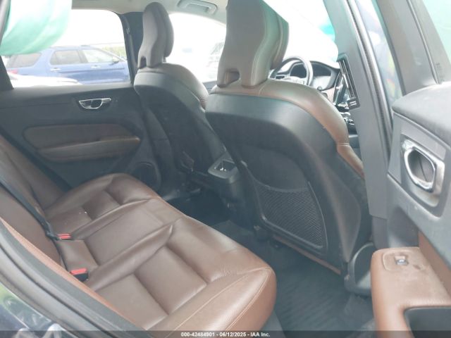 2019 VOLVO XC60 LYVA22RK6KB219906 Photo 7