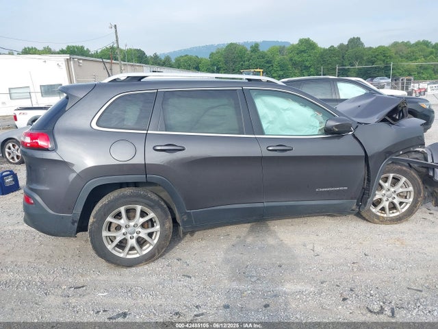 1C4PJLCB3HW662626 Jeep Cherokee