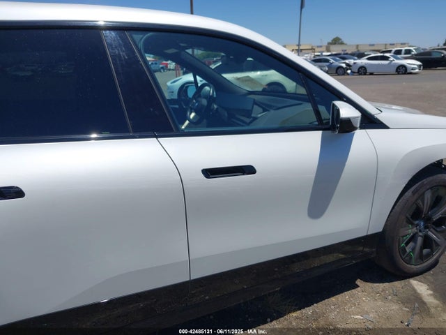 WB523CF04PCM04691 BMW Ix