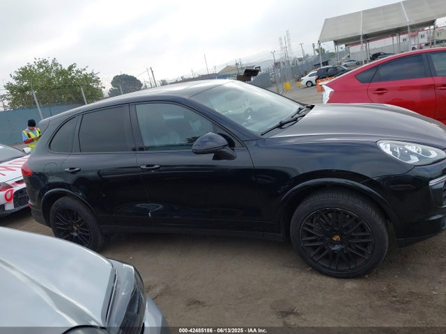 Porsche Cayenne 2017 WP1AA2A22HKA82177 Image 13