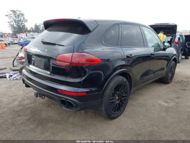 2017 PORSCHE CAYENNE WP1AA2A22HKA82177 Photo 3