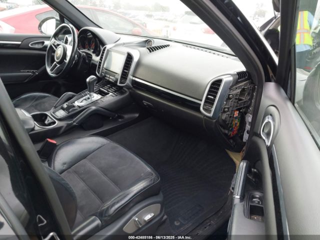 2017 PORSCHE CAYENNE WP1AA2A22HKA82177 Photo 4