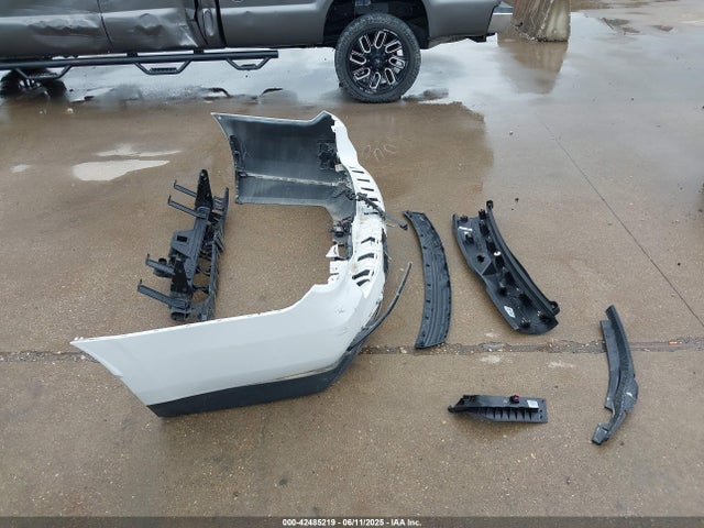 Продаж на аукціоні авто 2024 Chevrolet Suburban 4wd Rst, vin: 1GNSKEKT9RR392824, номер лоту: 42485219