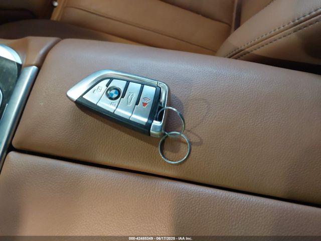 2022 BMW X7 5UXCW2C09N9M82214 Photo 10