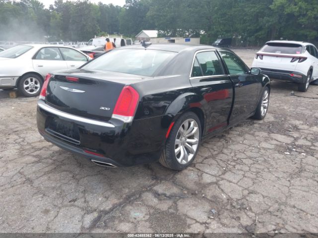 2019 CHRYSLER 300 2C3CCAAG7KH601334 Photo 3