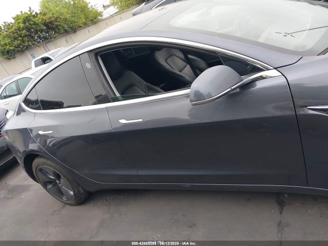 Tesla 2018 2018 5YJ3E1EA1JF042198 Image 14