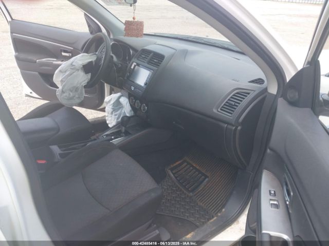 2018 MITSUBISHI OUTLANDER SPORT JA4AP3AU8JZ032351 Photo 4