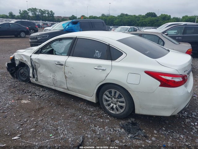 Nissan 2016 2016 1N4AL3AP7GN328527 Image 3