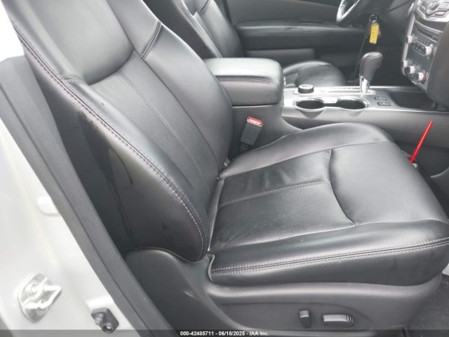 2019 NISSAN PATHFINDER 5N1DR2MM2KC621799 Photo 4