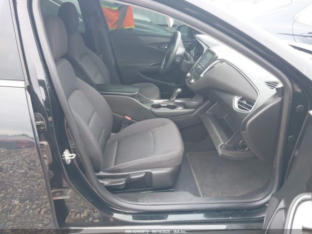 2017 CHEVROLET MALIBU 1G1ZE5ST7HF207628 Photo 4