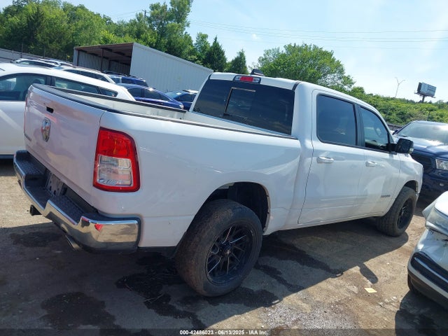 42486023 :رقم المزاد ، 1C6RREFT7NN337388 vin ، 2022 Ram 1500 Big Horn  4x2 5'7 Box مزاد بيع