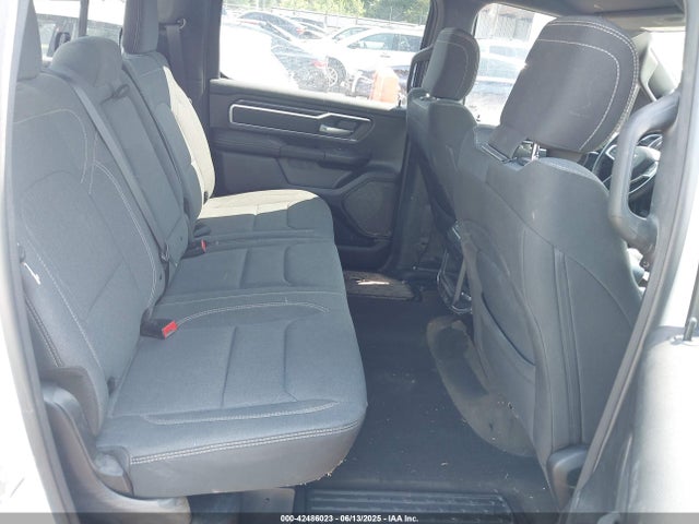 42486023 :رقم المزاد ، 1C6RREFT7NN337388 vin ، 2022 Ram 1500 Big Horn  4x2 5'7 Box مزاد بيع