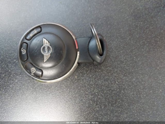 2010 MINI COOPER S CLUBMAN WMWMM3C58ATP94807 Photo 10