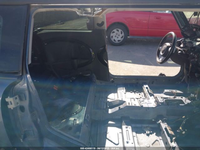 2010 MINI COOPER S CLUBMAN WMWMM3C58ATP94807 Photo 7