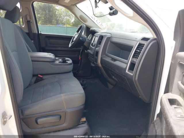 1C6RR6FG2KS702064 RAM 1500 Classic Tradesman  4x2 6'4 Box
